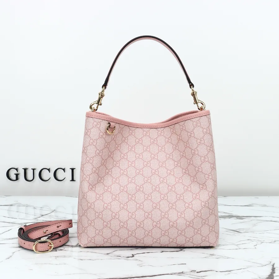GUCCI GG Emblem 미디엄 버킷백 핑크 #815103.JPG