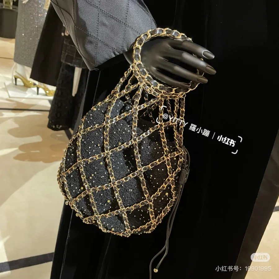 chanel_cc_42cm_detail_01.jpg