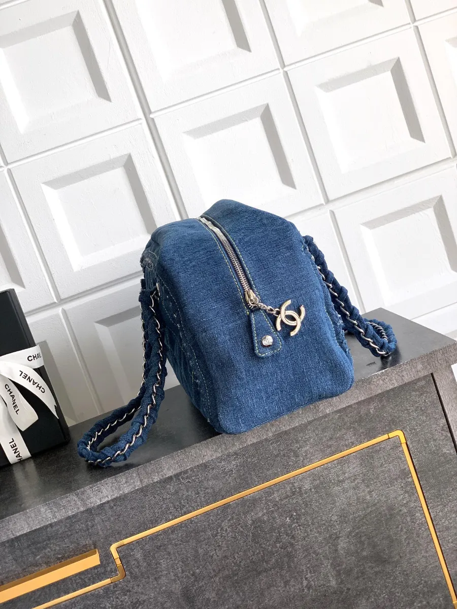 chanel_denim_bostonbag_2240000601656_side.jpg