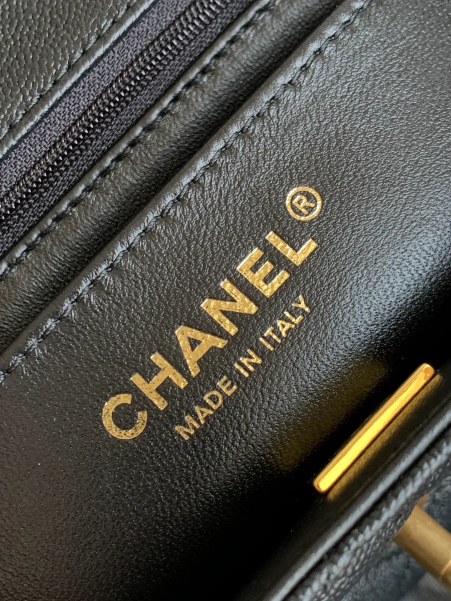chanel_latest_mini_grained_calfskin_20bag_as2431_detail_04.jpg