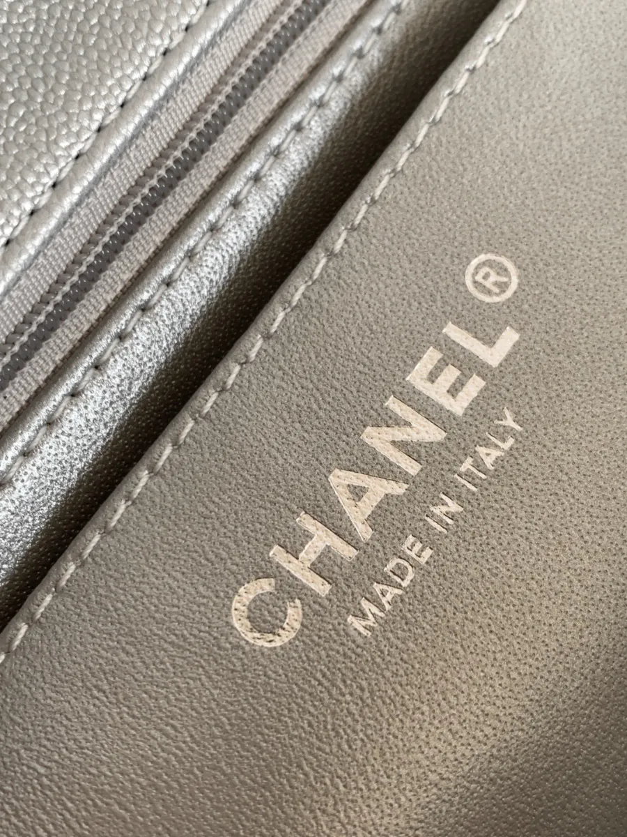 chanel_latest_mini_grained_caviar_20bag_as2431_detail_04.jpg