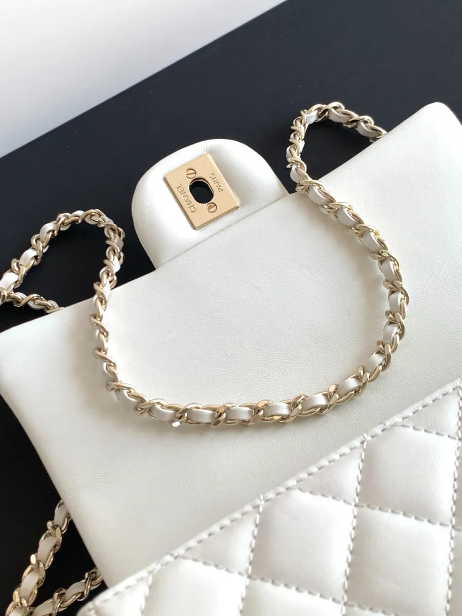 chanel_latest_mini_grained_lambskin_20bag_as2431_detail_03.jpg
