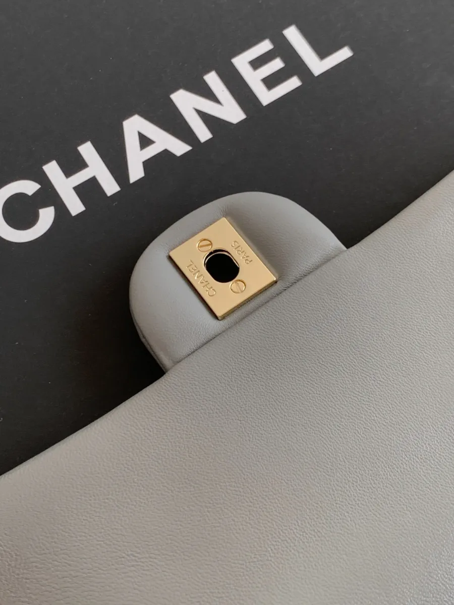 chanel_latest_mini_grained_lambskin_20bag_as2431_detail_02.jpg