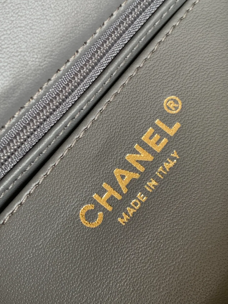 chanel_latest_mini_grained_lambskin_20bag_as2431_detail_03.jpg