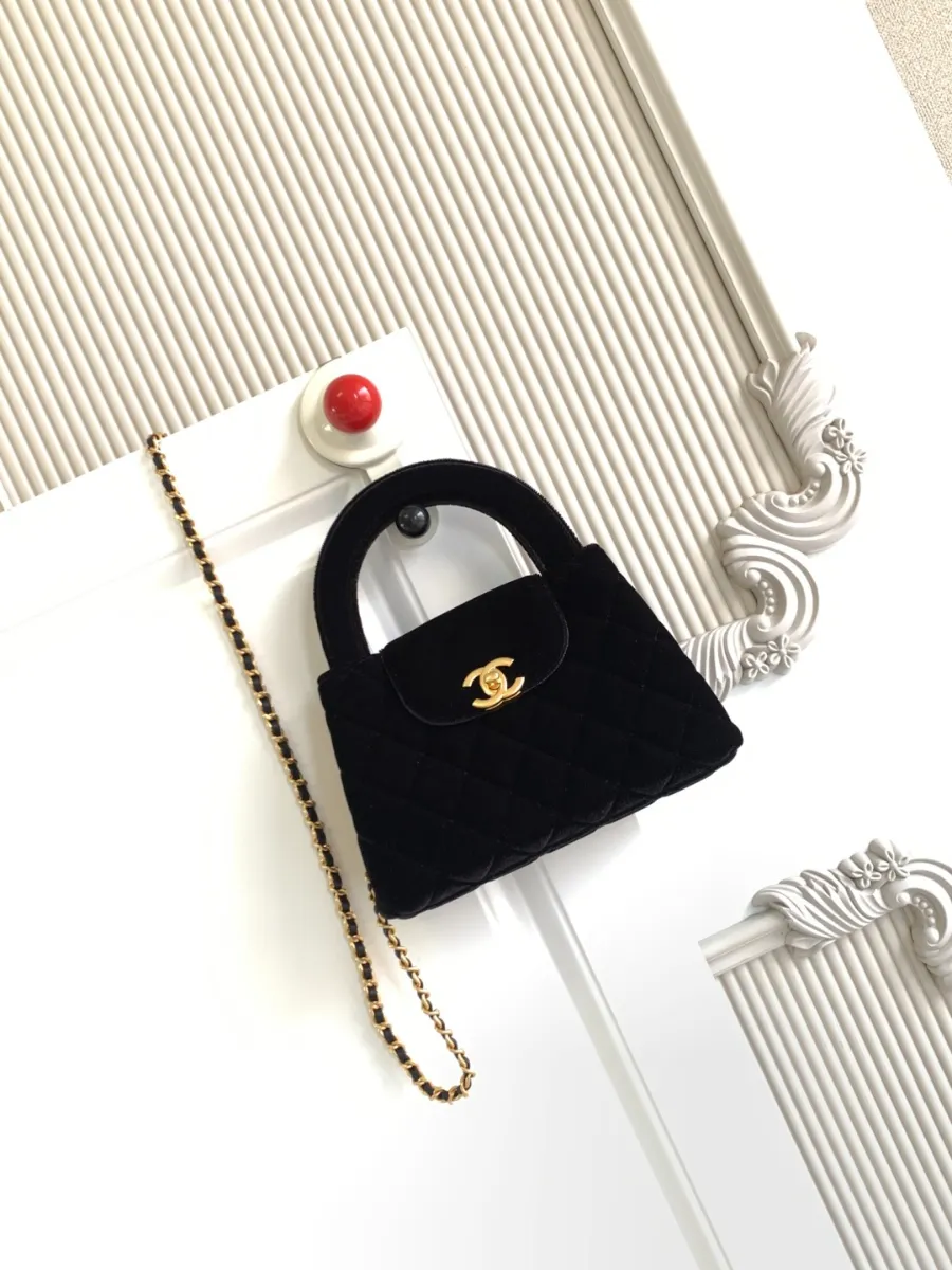 chanel_silkeubelbes_kellybag_as4416_detail_01.jpg