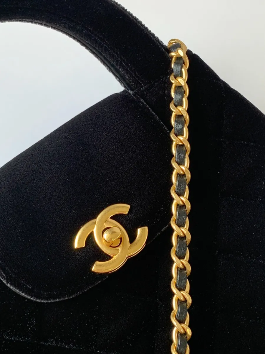 chanel_silkeubelbes_kellybag_as4416_detail_02.jpg