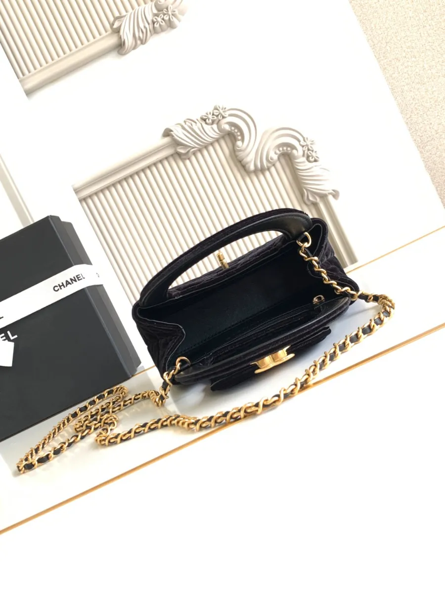 chanel_silkeubelbes_kellybag_as4416_inside.jpg