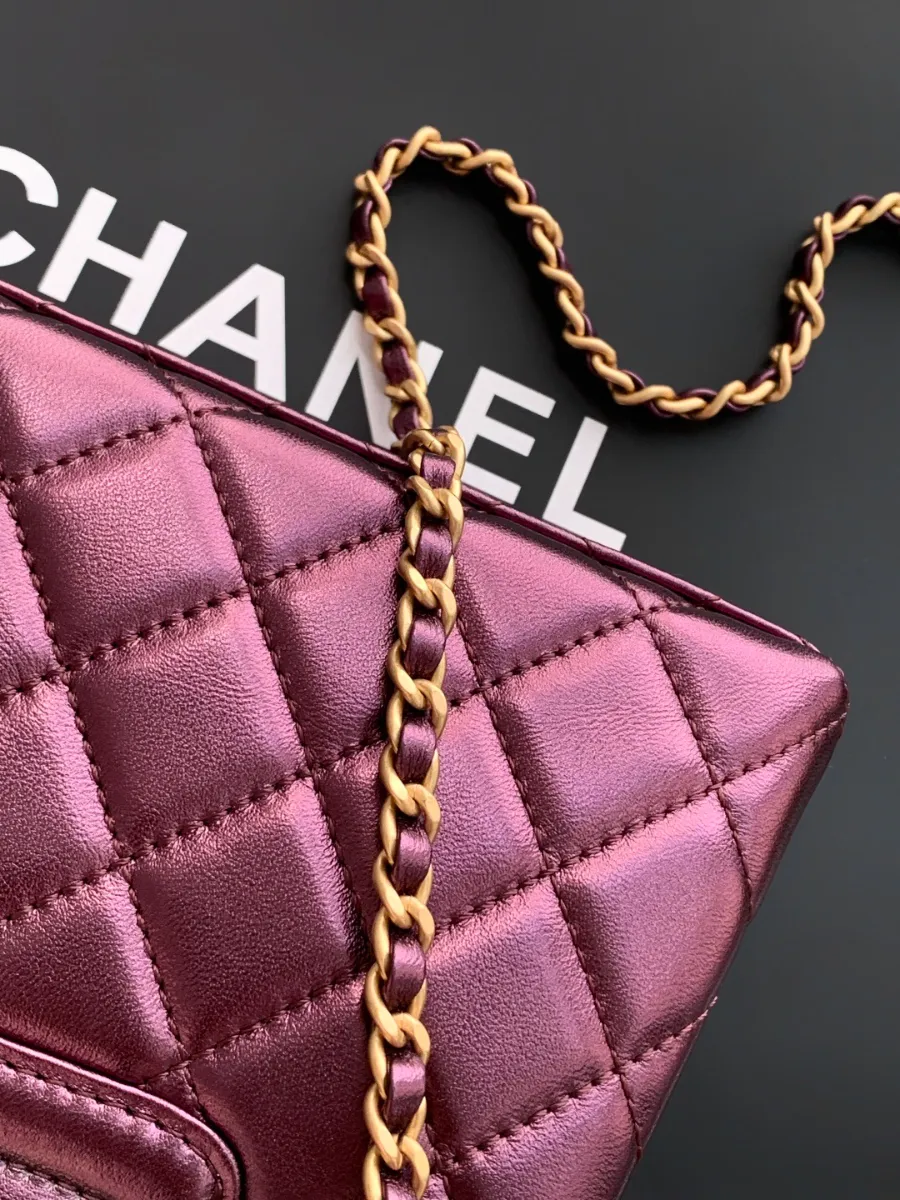 chanel_lambskin_kellybag_as4416_detail_03.jpg