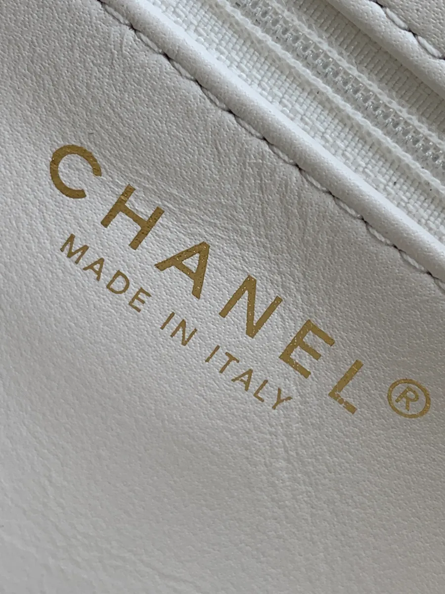 chanel_calfskin_kellybag_as4416_detail_04.jpg
