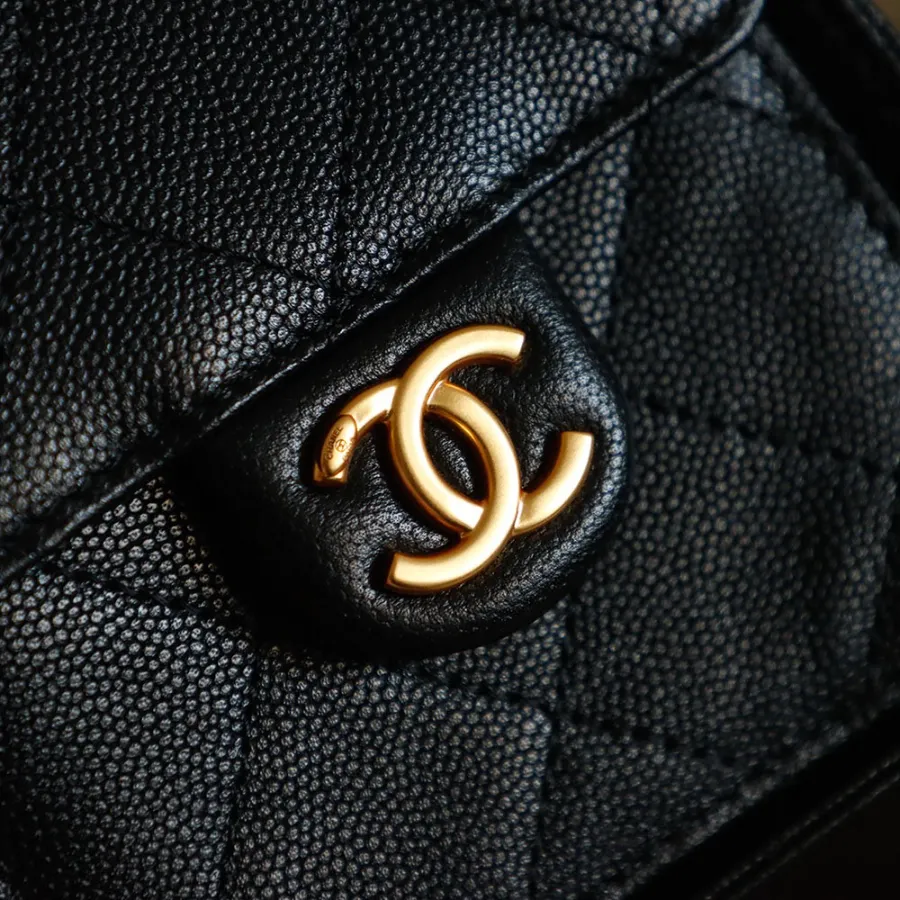 chanel_25b_double_shoulder-bag_backpack_as5600_detail_03.jpg