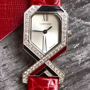 Cartier Diagonale 까르띠에 디아고날 여성 쿼츠 시계 실버 악어가죽 레드 밴드