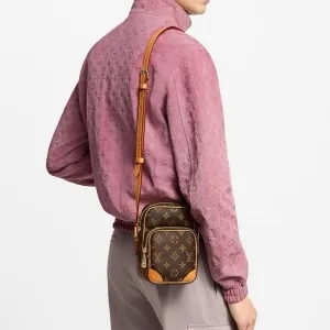 Louis Vuitton 루이비통 2025 아마조네 20cm (7월)