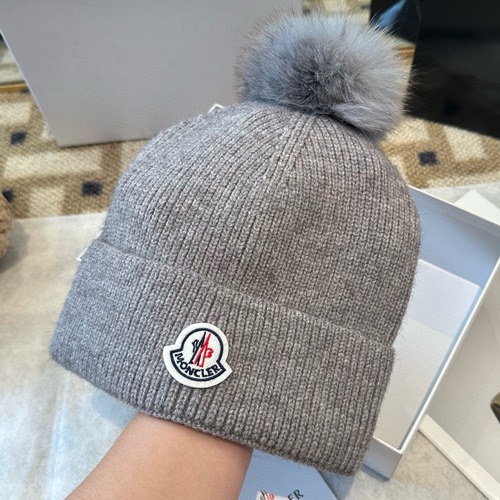 MONCLER 몽클레어 폭스퍼 방울 니트 비니