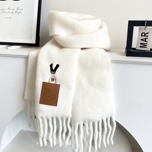 Loewe 로에베 마헤어 울 프린지 머플러 토끼 패치 스카프