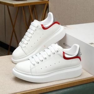 Alexander McQueen 2024 스니커즈 (남녀공용) (2색) (12월)