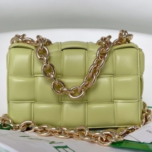 Bottega Veneta 보테가 베네타 2022 체인 카세트백 27cm (2색)