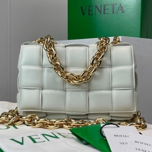 Bottega Veneta 보테가 베네타 2022 체인 카세트백 27cm (2색)