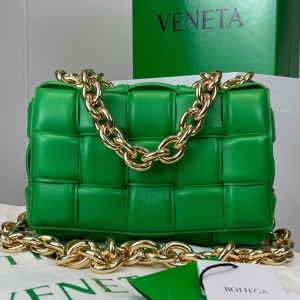 Bottega Veneta 보테가 베네타 2022 체인 카세트백 27cm (2색)