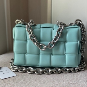 Bottega Veneta 보테가 베네타 2022 체인 카세트백 27cm (2색)