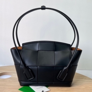 Bottega Veneta 보테가 베네타 2022 아르코백 23cm (2색)