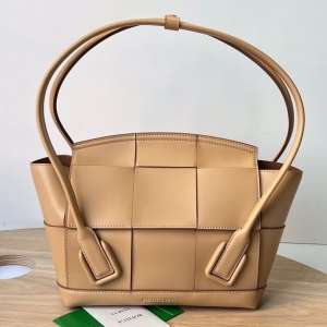 Bottega Veneta 보테가 베네타 2022 아르코백 23cm (2색)
