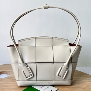 Bottega Veneta 보테가 베네타 2022 아르코백 23cm (3색)