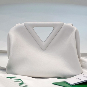 Bottega Veneta 보테가 베네타 2022 트라이앵글 숄더백 24cm (3색)