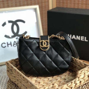 Chanel 샤넬 2023 스몰 호보백 19cm AS3475