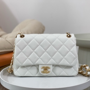 Chanel 샤넬 시즌 플랩백 25cm (4월)