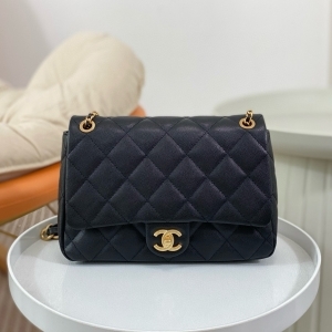 Chanel 샤넬 캐비어 시즌 플랩백 25cm (7월)