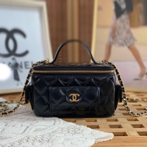 Chanel 샤넬 포켓 베니티 탑핸들 17cm