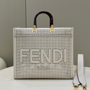 FENDI 펜디 2023 선샤인 쇼퍼백 37cm