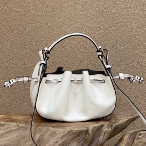 Fendi 펜디 2023 포모도리노 미니백 24cm (2색)