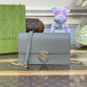 GUCCI 구찌 2023 인터로킹 미니 체인백 20cm (2색) 510314
