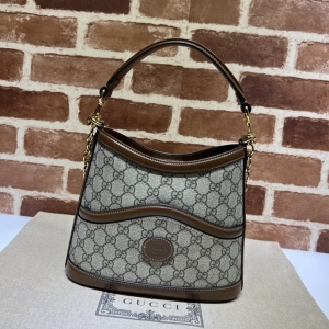 Gucci 구찌 2024 인터로킹 G 숄더백 25cm (6월)