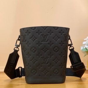 Louis Vuitton 루이비통 2023 노에 슬링백 21cm M82248