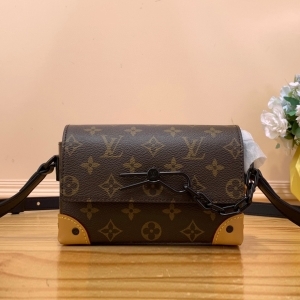 Louis Vuitton 루이비통 2023 스티머 웨어러블 월릿 18cm M82534