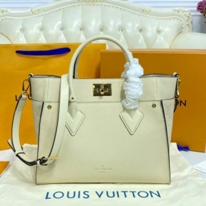 Louis Vuitton 루이비통 2023 온 마이 사이드 토트백 31cm (2색) M53826