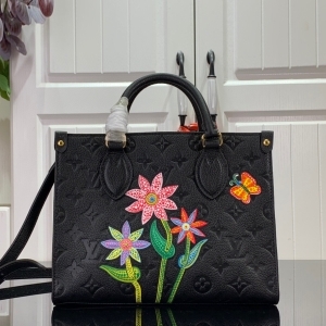 Louis Vuitton 루이비통 2023 온더고 PM 25cm (2색) M21732