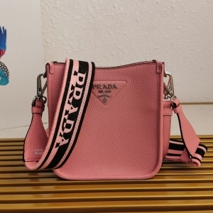 Prada 프라다 2023 레더 미니 숄더백 20cm (3색) 1BH191