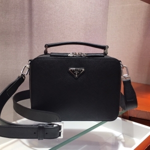 Prada 프라다 2023 브리크 브러시드 크로스백 22cm 2VH069