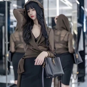 Saint Laurent 생로랑 2025 LE 37 미니백 15cm (4월)