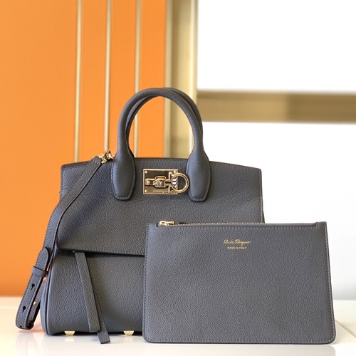 Ferragamo 살바토레 페라가모 FW2023 Gancini 잠금장치 토트백