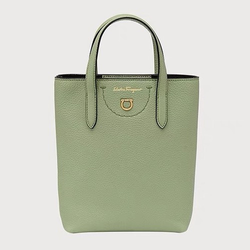 Ferragamo 살바토레 페라가모 FW2023 Gancini 장식 토트백