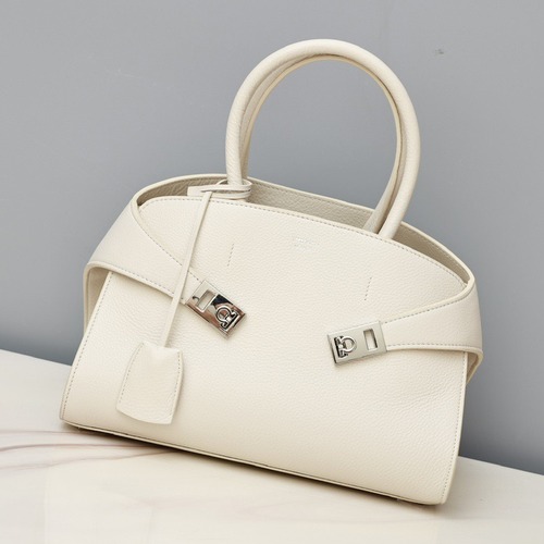 FERRAGAMO 페레가모 FW2023 HUG 나파 가죽 토트백