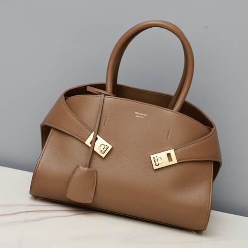 FERRAGAMO 페레가모 FW2023 HUG 나파 가죽 토트백