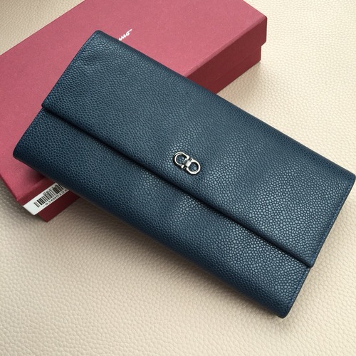 Ferragamo FW2023 진주어피 가죽 지갑