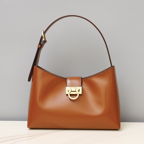 Ferragamo 살바토레 페라가모 FW2023 Trifolio Gancini 숄더백