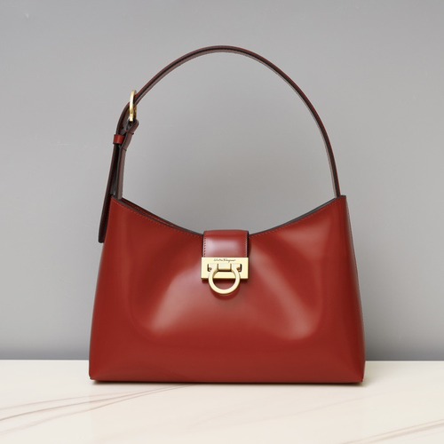 Ferragamo 살바토레 페라가모 FW2023 Trifolio Gancini 숄더백