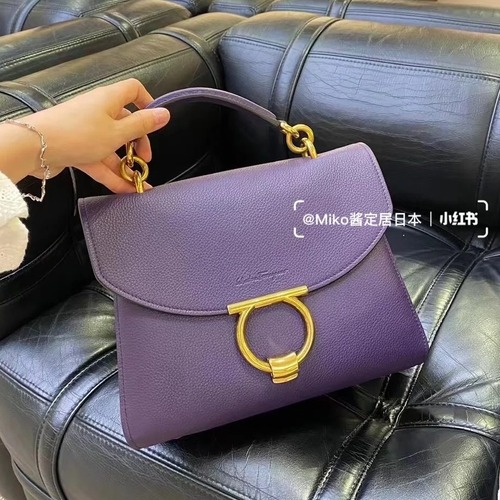 FERRAGAMO 살바토레 페라가모 FW2023 클래식 핸드백